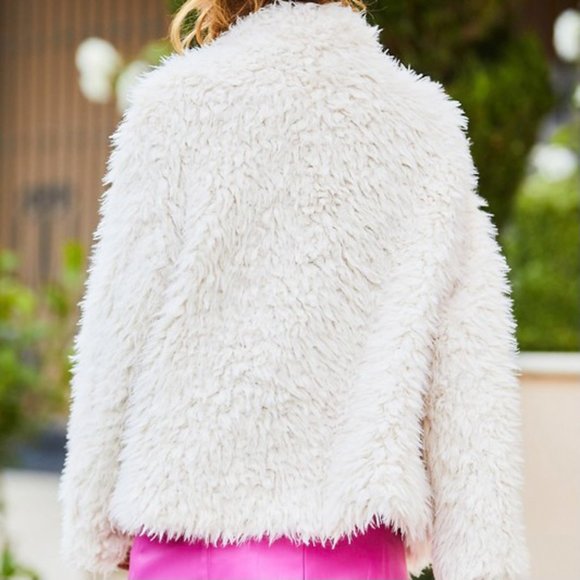 1 LEFT!! FAUX YOU IVORY FUR JACKET - Picture 3 of 10